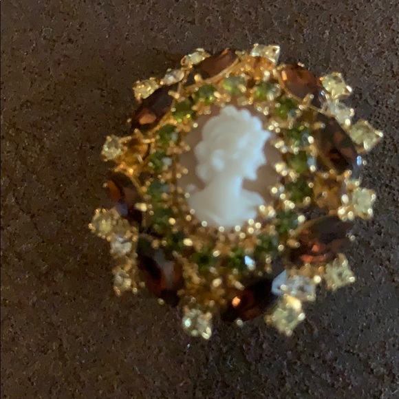 Hobe Jewelry - Vintage Hobe Clip Earrings